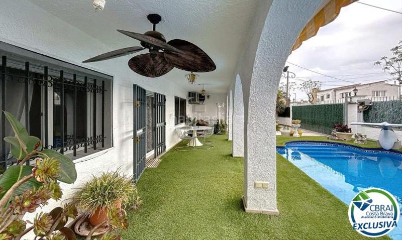 Foto 8bafdcc9-a167-4f05-b7eb-09aa5d774636. Casa pareada en Montgrí Empuriabrava