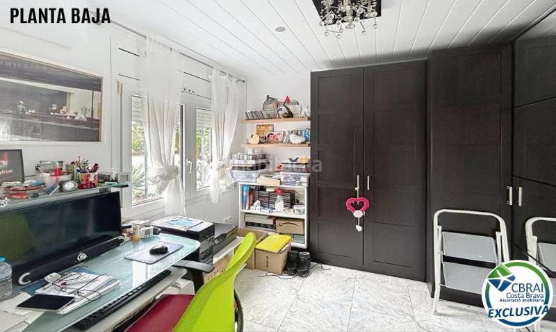 Foto 9ce5b59f-f2e6-4930-b152-8835e803664d. Doppelhaus mit parking in Montgrí Empuriabrava