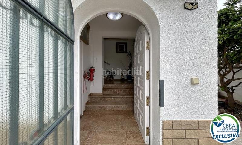 Foto 176f2341-81ce-43f7-8ecc-1629181d3160. Maison jumelée avec parking dans Montgrí Empuriabrava