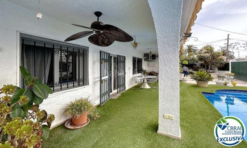 Foto 1edb1c99-76f8-4e0b-9179-12da449a8643. Maison jumelée avec parking dans Montgrí Empuriabrava