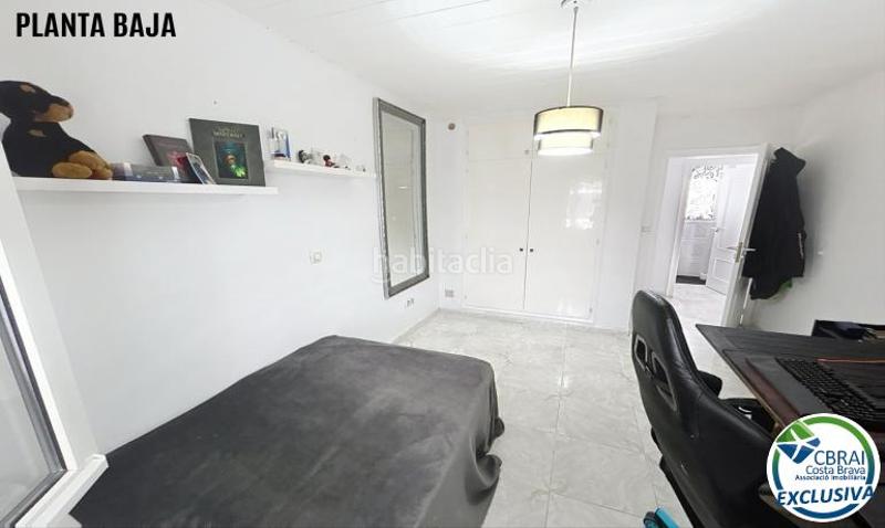 Foto 27e58023-e8c6-423d-9441-501f023dd03b. Maison jumelée avec parking dans Montgrí Empuriabrava