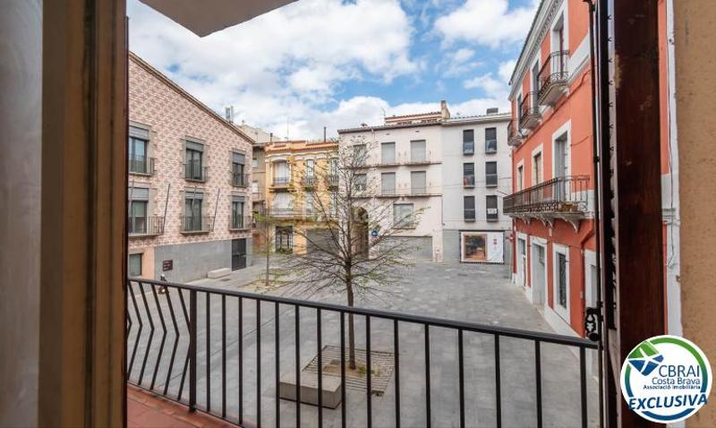 Foto 0a89036d-1f3b-4458-9551-beb98a02fc73. Casa aparellada amb aparcament a Jonquera (La)