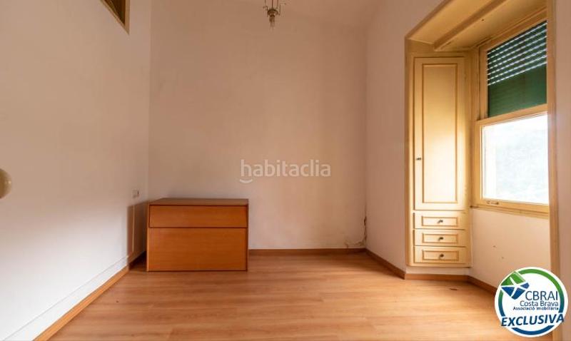 Foto 3ed9fcab-ee66-4c29-9a93-51652a5b5126. Casa aparellada amb aparcament a Jonquera (La)