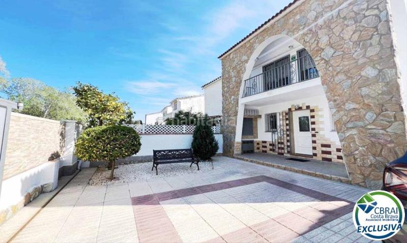 Foto 5130956e-bc5f-41bd-81aa-df08d2729bcb. Casa bifamiliare con parcheggio in Tordera - Fluvià - Llobregat Empuriabrava