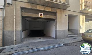 Autoparkplatz in Centre. Plaza de parking en venta en el centro de roses