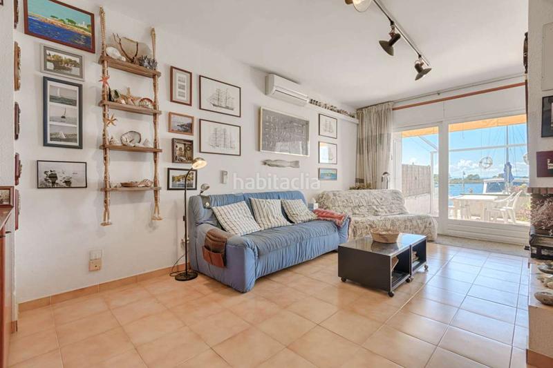 Foto 2957aeaa-1dc6-4089-873a-1c0fcd04e9f3. Casa aparellada amb aparcament a Santa Margarida Roses