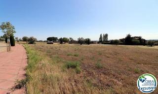 Terreno residenziale in Peralada. Parcela edificable de 5724m2 en la exclusiva zona de peralada go