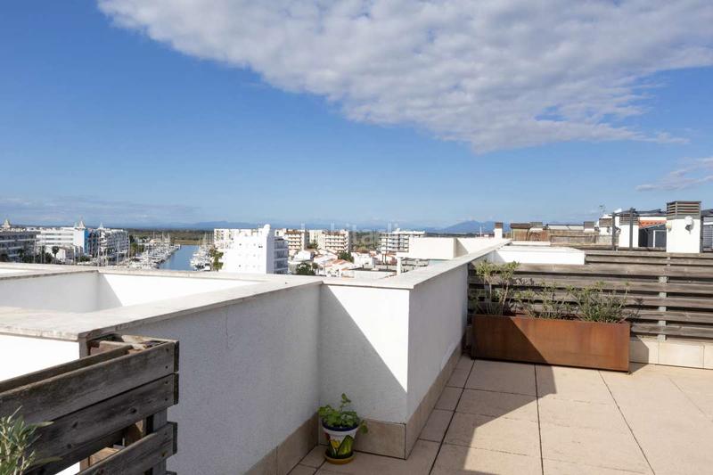 Foto c8509a91-5e85-405b-9e07-56ac5f440790. Zweistöckige wohnung mit pool in Santa Margarida Roses