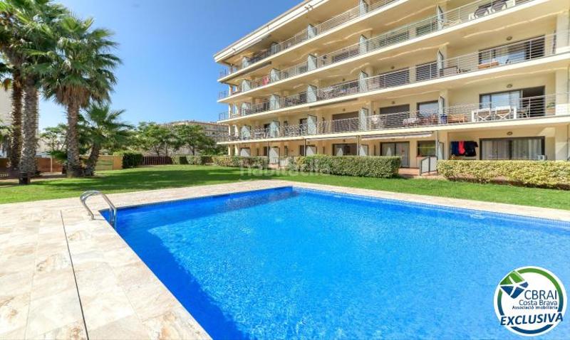 Foto 0c83aff7-bf8f-4a6a-9a5c-129ebb456d49. Piano terra con riscaldamento piscina in Salatar Roses