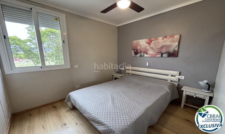 Foto d3361a23-3442-4a0b-8dfa-086fbec38421. Apartament amb calefacció piscina a Santa Margarida Roses