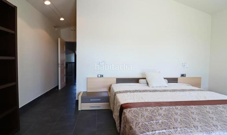 Foto 6a01f27e-3191-4760-b1a7-562d38683eee. House with heating parking in Peralada