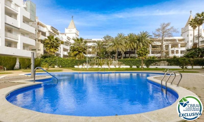 Foto d50b430b-1705-463c-9eee-fe09322c4867. Flat with heating pool in Santa Margarida Roses