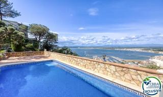 Country house in Puig Rom-Canyelles-Almadrava