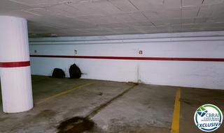 Autoparkplatz in La Vila. Plaza de aparcamiento en llan