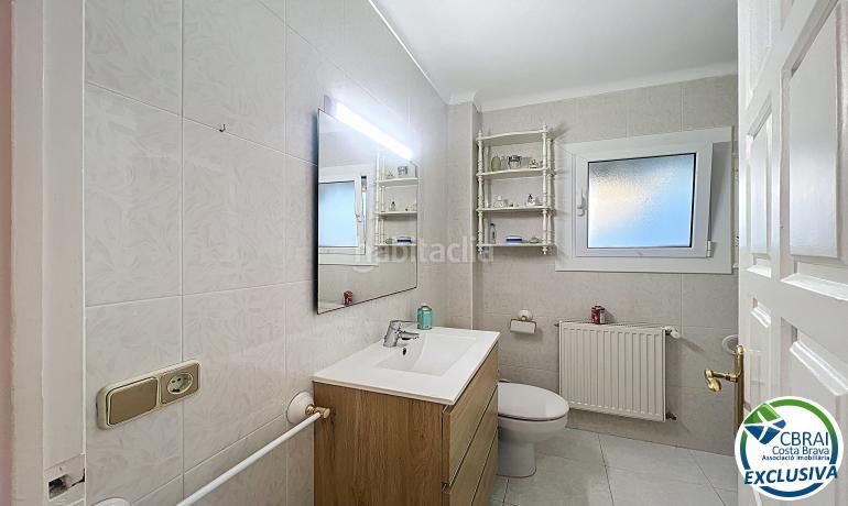 Foto 50729506-6cdf-49f4-b5d1-225ebc2f90b3. Apartamento en Centre Roses