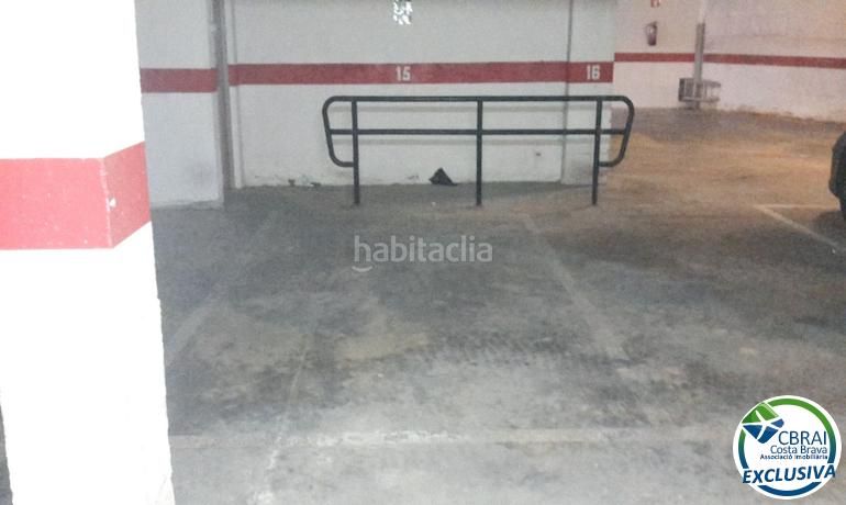 Foto db35e01e-b03a-49ef-bbaa-9fe5904b4717. Aparcament cotxe a Palau-saverdera