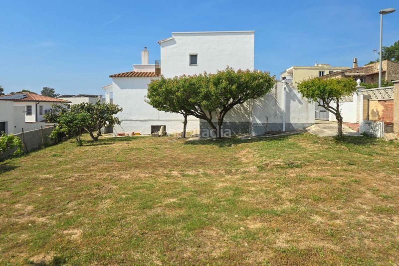 Foto bfcb923c-74d3-4383-bac2-15b48350fe58. Casa amb aparcament a Nord Roses