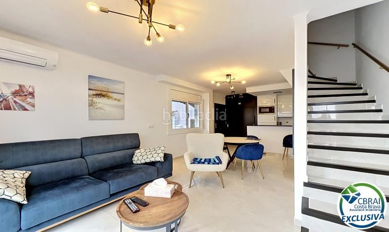 Foto e054e4e1-4205-440e-8e61-24fe943178f4. Casa aparellada a Santa Margarida Roses