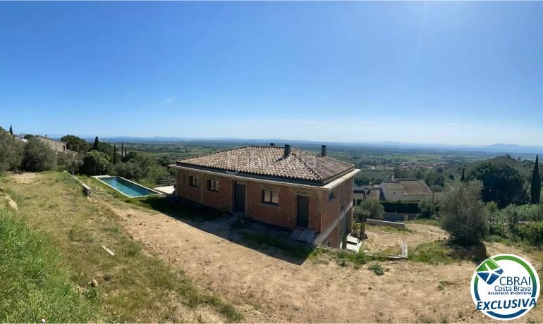 Foto 0d4da794-51c2-4b52-a7cf-4e0c59839f78. Casa amb calefacció aparcament a Pau