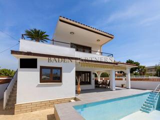 Chalet in Costa Norte. Chalet impresionante totalmente reformado