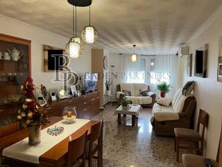 Appartement à Casco Urbano. Piso muy amplio y reformado en venta