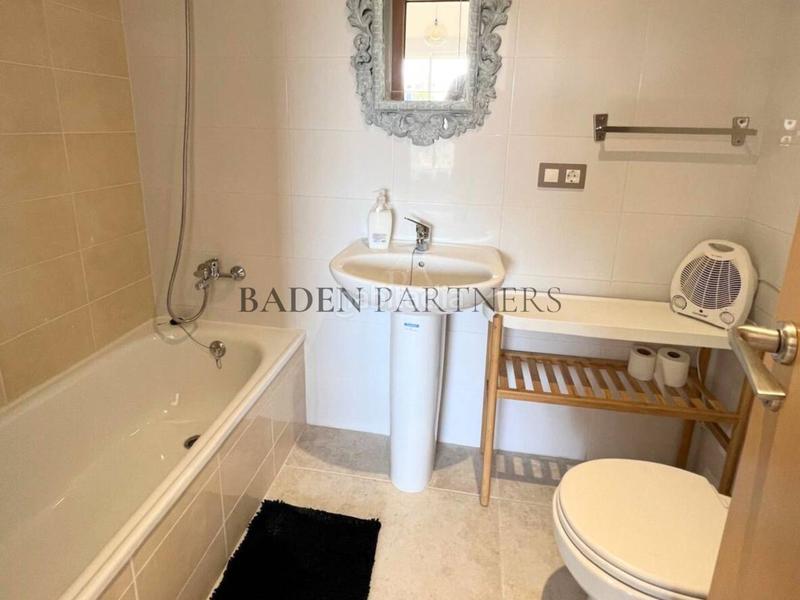 Foto 2cc7b7b4-45d8-4bd3-8fb5-67e5155dedd2. Location maison jumelée avec parking piscine dans San Jorge