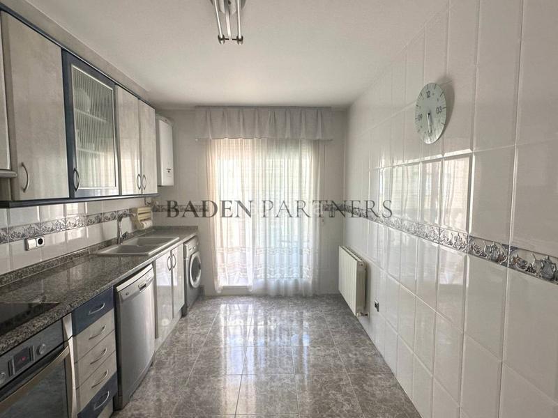 Foto 668bb56d-e08e-40d7-9343-45469e3c4ffc. Piso  céntrico en vinaros en Casco Urbano Vinaròs
