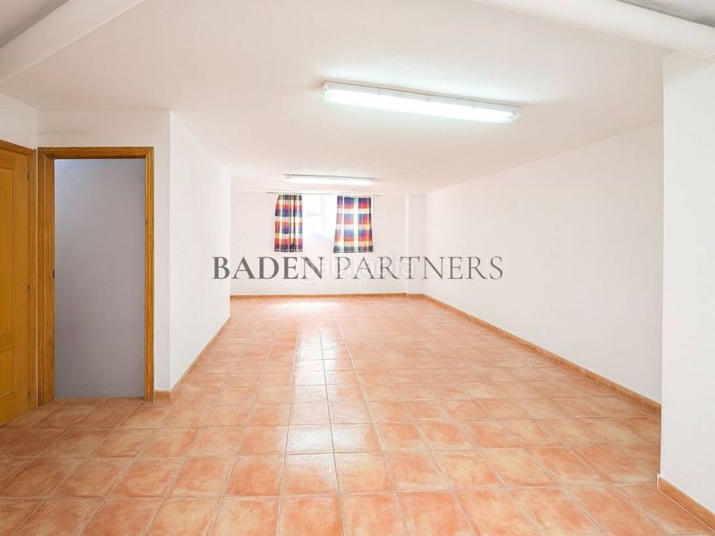 Foto 213ab3cd-94c6-43f8-a299-3b9eef2472cd. Local comercial a Casco Urbano Vinaròs