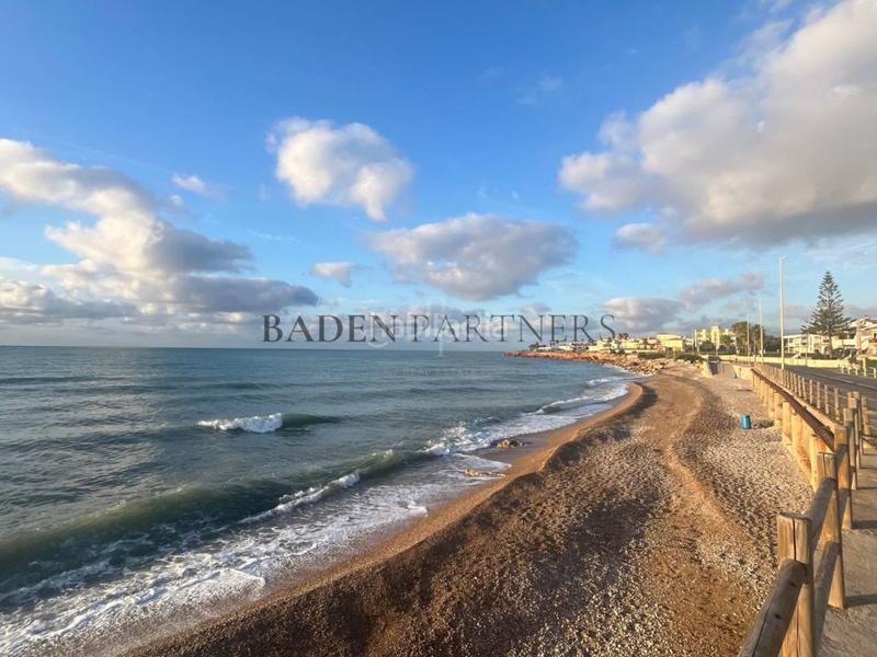 Foto fe20db6d-37d2-4e6b-98dd-5f9a728ccfcb. Alquiler casa  en alquiler en cala del puntal en Vinaròs
