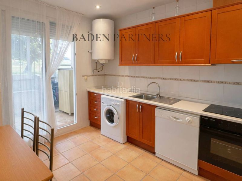 Foto 21bb67ce-f4a6-4b4e-9ba2-ba886f3a7616. Apartament amb calefacció aparcament piscina a San Jorge