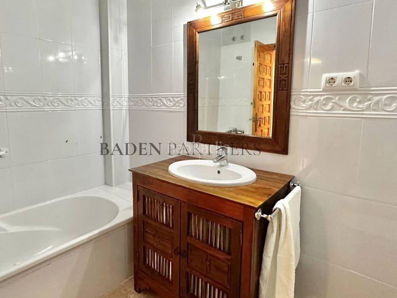 Foto 248eb345-378e-445c-a2d0-27bdbb7a036b. Piso  en venta en nucli urbà en Casco Urbano Vinaròs