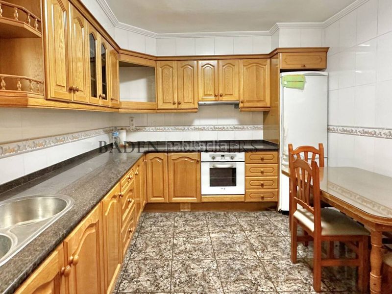Foto 688f0b00-4d6a-4c21-a9c3-939e8428e161. Piso  en venta en nucli urbà en Casco Urbano Vinaròs