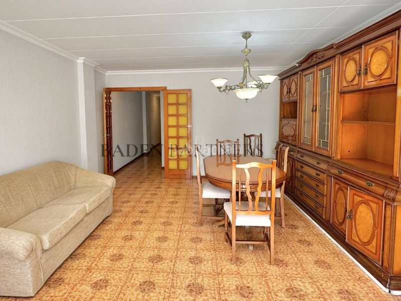 Foto db7d0cc5-8255-4e80-8b72-52d25a1a9d49. Piso  en venta en nucli urbà en Casco Urbano Vinaròs