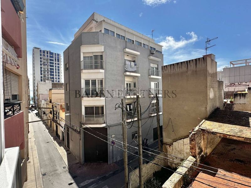 Foto f9cff3b5-cc1c-4b57-918f-c86d5d8187fe. Lloguer pis a Casco Urbano Vinaròs