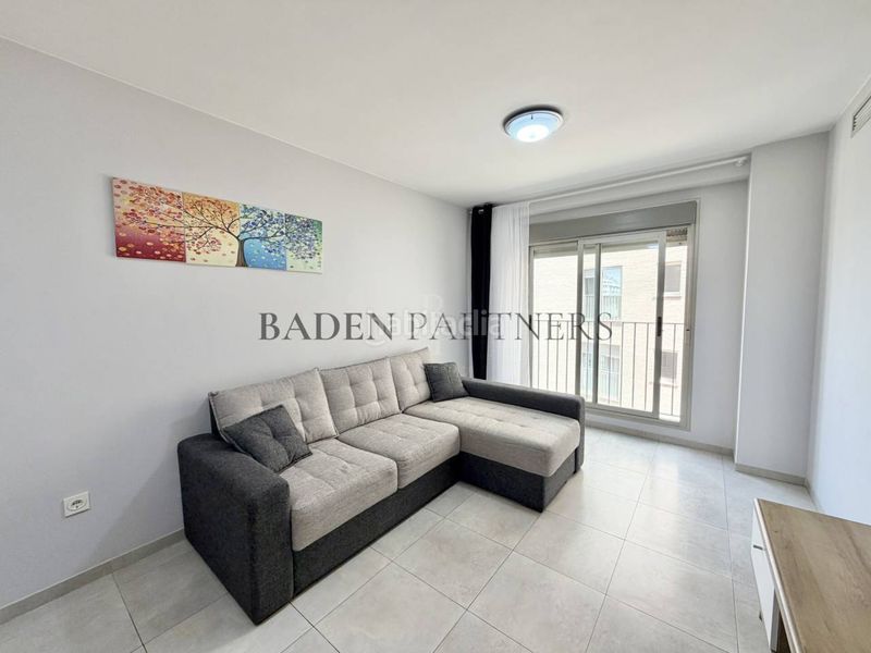 Foto 4d2a583a-6e44-45d9-91da-5ebca1e878f5. Rent flat with parking in Casco Urbano Vinaròs