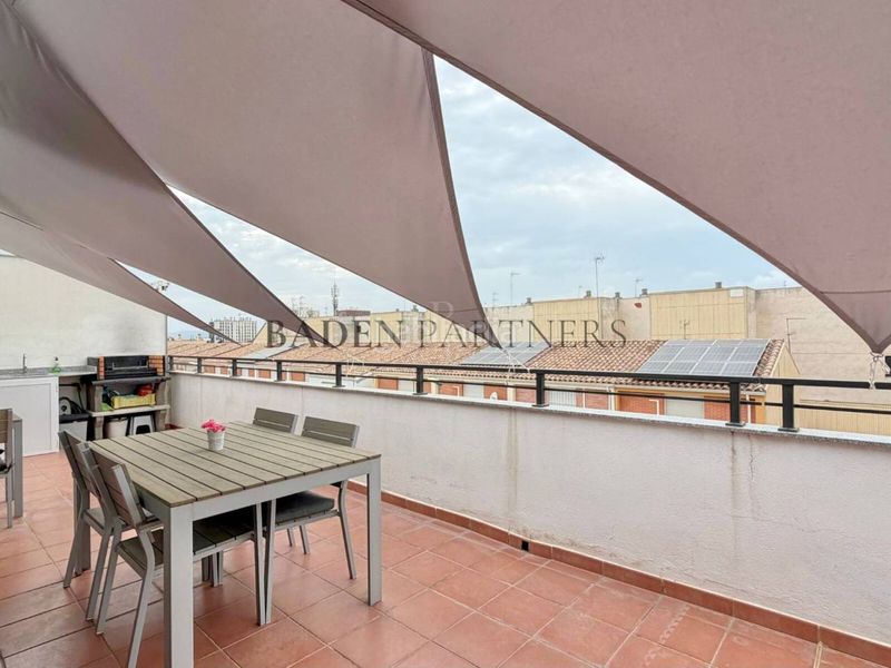 Foto 47d93f18-90a6-42e3-8bc2-ceaea958c93e. Lloguer àtic amb aparcament a Casco Urbano Vinaròs