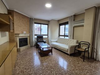 Rent Flat  Padre luis maria llop. Piso de 4 habitaciones con garaje en vilareal