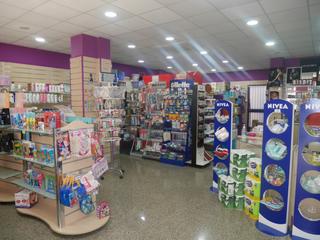 Miete Geschäftsraum in Petrer. Local comercial en alquiler perfecto para negocio.