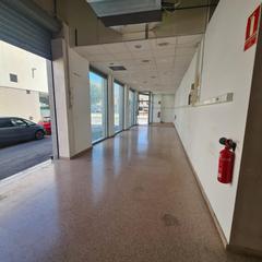 Location Local commercial à Petrer. Local seminuevo en alquiler venta y alquiler con opción a compra