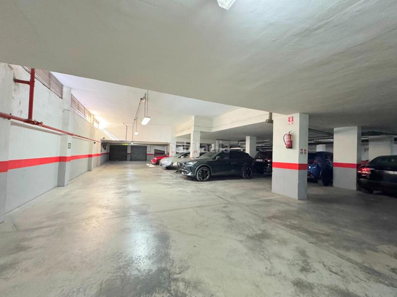 Foto 49e9a94a-a297-49e4-aed0-15add2be0256. Posto auto in Plaza Castelar - Mercado Central Elda