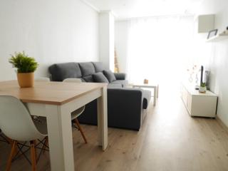 Location Appartement  Calle pedrito rico. Precioso estudio en alquiler con ascensor, terraza y garaje en p