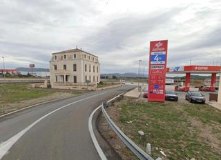 Finca rústica a Sax. Espectacular parcela edificable de más de 10.000 metros con luz