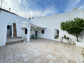 Masía en Campo Alto-Club de Campo. Encantadora y amplia casa cueva  en bolón de elda