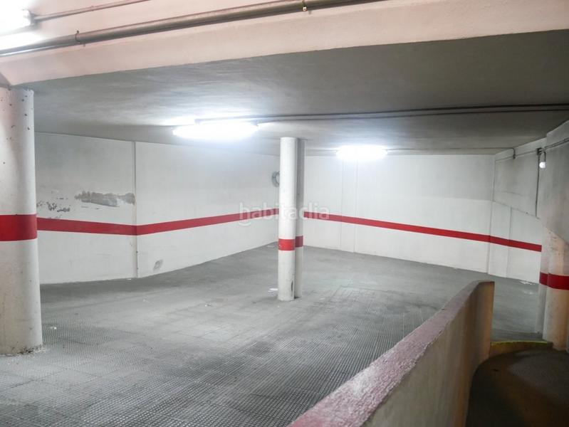 Foto f451e438-d1b4-49d8-b31c-1fa967faca6f. Autoparkplatz in Plaza Castelar - Mercado Central Elda