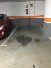 Aparcament cotxe a Plaza Castelar - Mercado Central. Garaje al lado de la gran avenida
