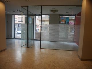 Lloguer Local Comercial a Fraternidad. Magnifico local en gran avenida de elda.