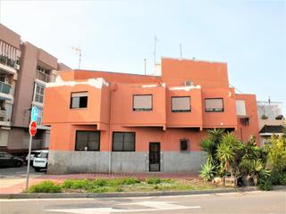 Edifici a Norte. Edificio de 2 plantas con 4 dormitorios 3 baños, solárium, local