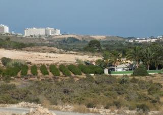 Finca rústica a Los Arenales del Sol. Parcela de 4000m2 terreno no urbanizable ideal para cultivo