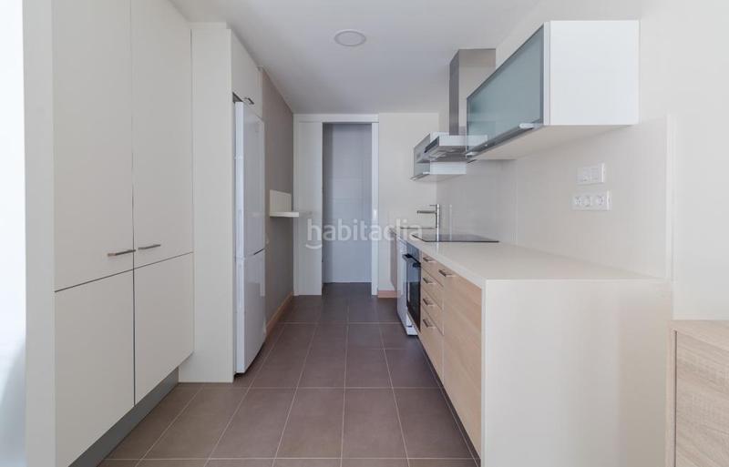 Foto 3af5dcae-6d90-4982-9ac2-977b8c188639. Apartamento  2 dormitorios y 2 baños gran terraza con vistas 1 linea piscina garaje y trastero en Elche / Elx