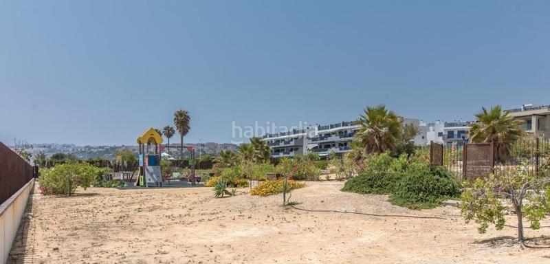 Foto 47d01c1e-b80c-4e27-9f0c-6f8d79f08452. Apartamento  2 dormitorios y 2 baños gran terraza con vistas 1 linea piscina garaje y trastero en Elche / Elx